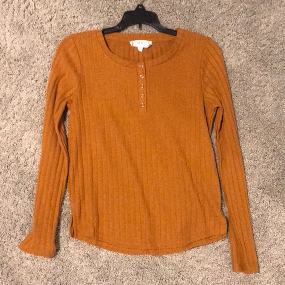 knit burnt orange long sleeve with buttons - Picture 4 of 4